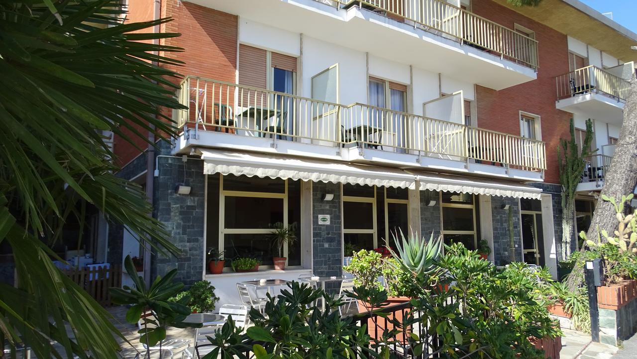 Hotel Ambassador 라이구에글리아 외부 사진